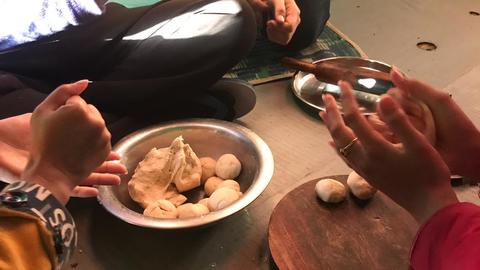 Making puris